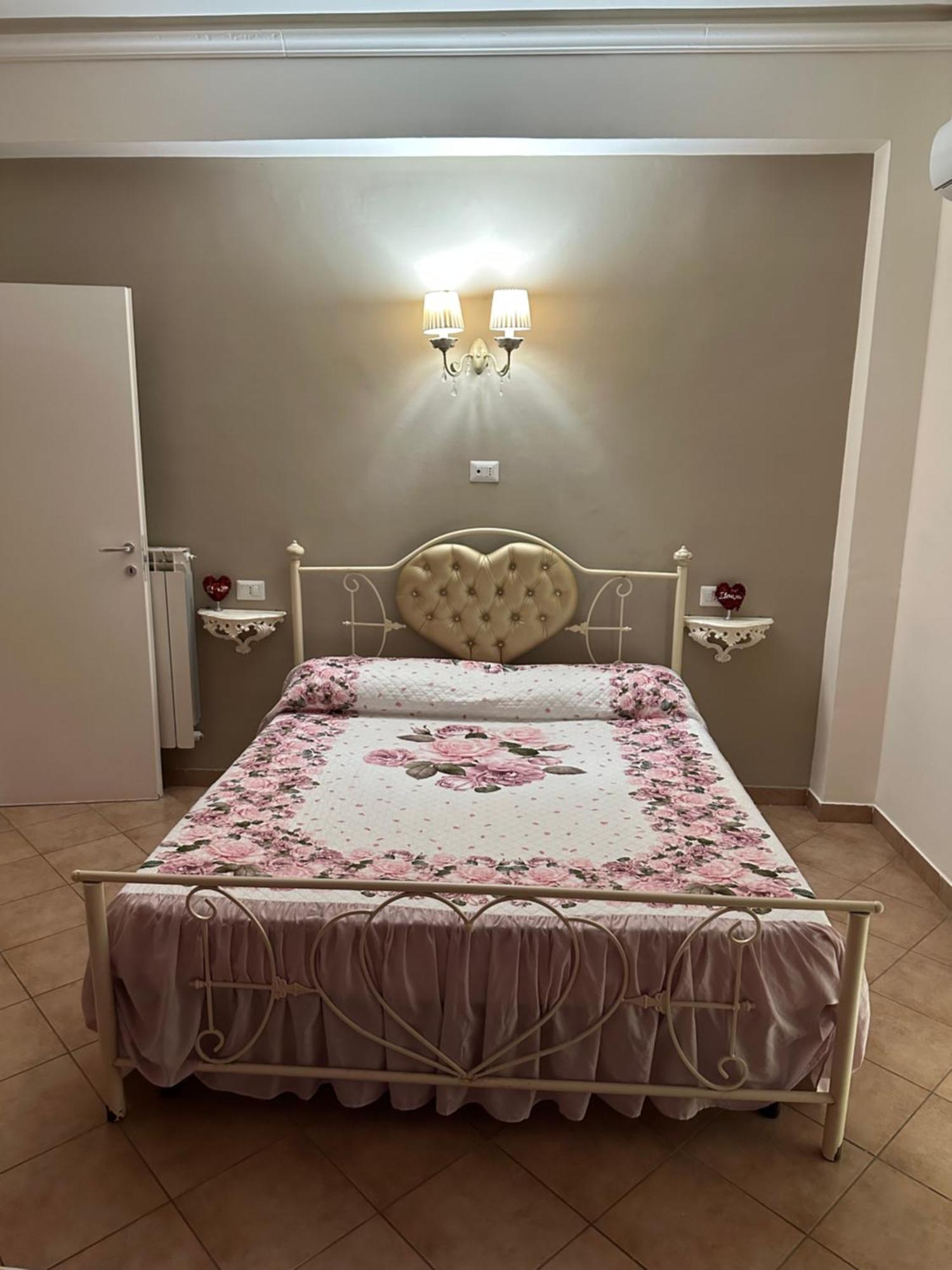 Pangsapuri 85 m² dengan 3 bilik tidur dan 3 bilik mandi peribadi di Casagiove Caserta Luaran gambar
