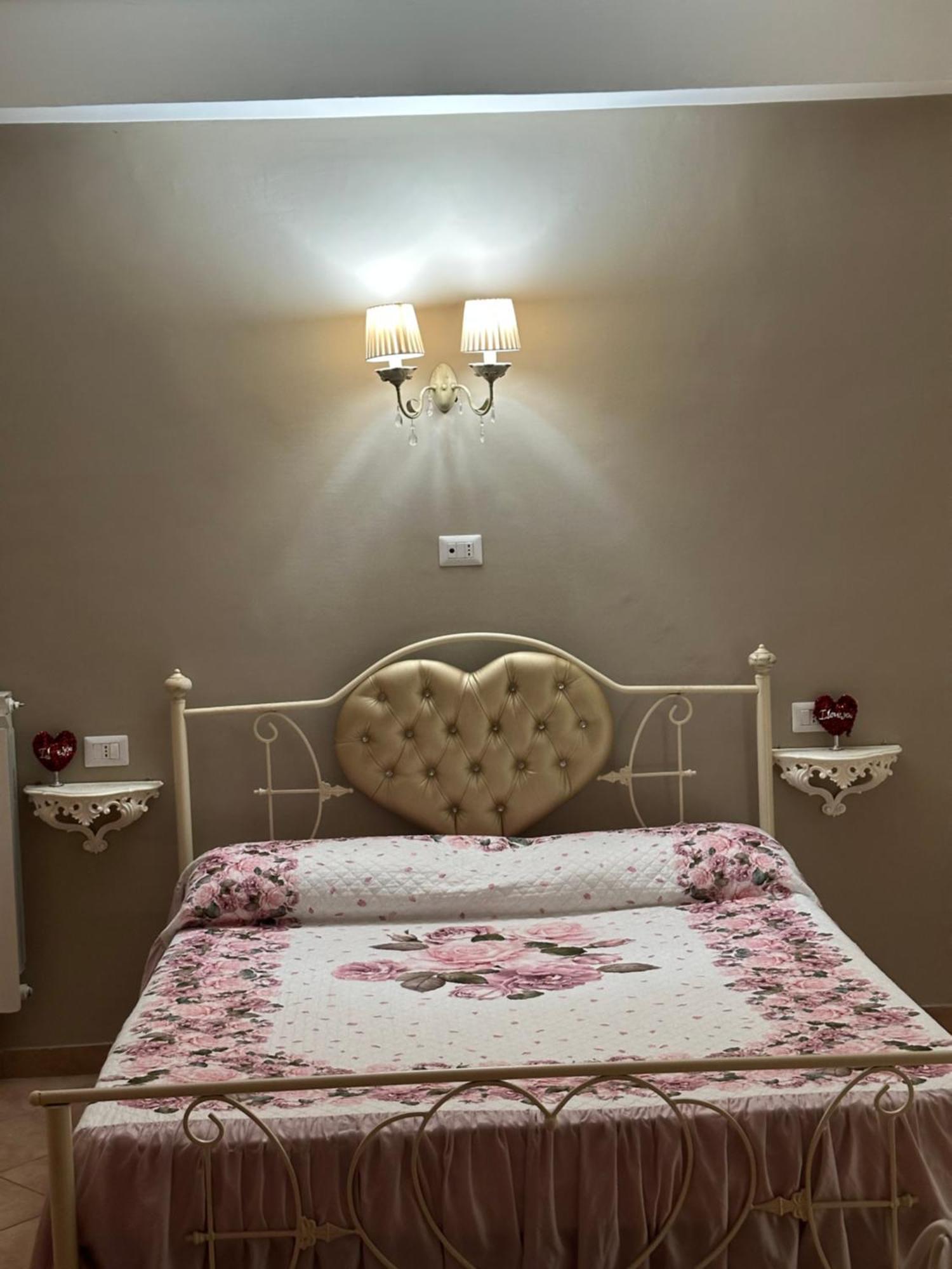 Pangsapuri 85 m² dengan 3 bilik tidur dan 3 bilik mandi peribadi di Casagiove Caserta Luaran gambar